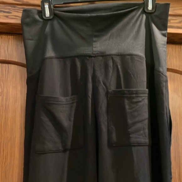 Lou & Grey maternity black pants L - Picture 4 of 6